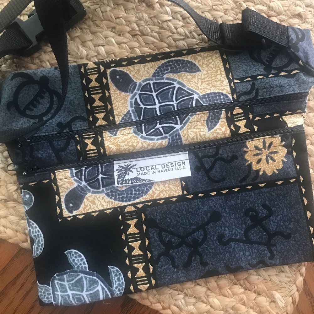Hawaii Design Fanny pack style purse